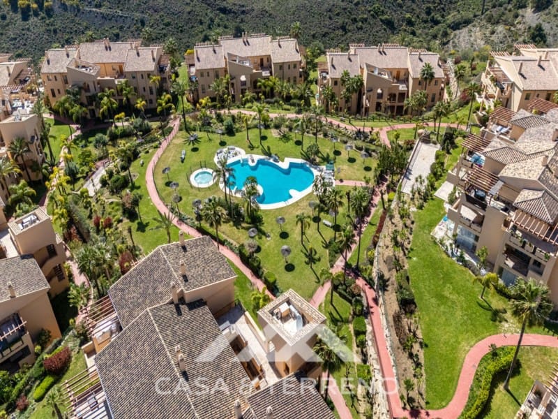 2 Zimmer Penthouse zu verkaufen in Benahavis mit Pool - 750.000 € (Ref: 9813296)