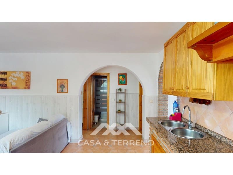 3 soveværelse Villa til salg i Sayalonga med swimmingpool - € 365.000 (Ref: 9820336)