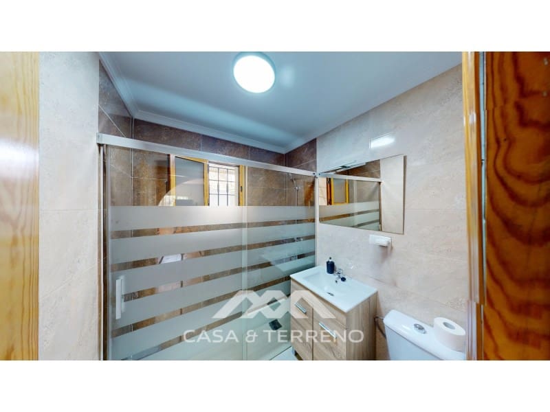 3 soveværelse Villa til salg i Sayalonga med swimmingpool - € 365.000 (Ref: 9820336)