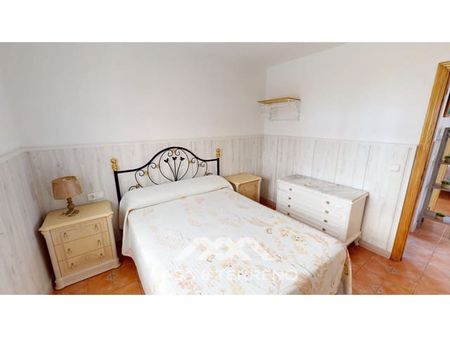 3 soveværelse Villa til salg i Sayalonga med swimmingpool - € 365.000 (Ref: 9820336)