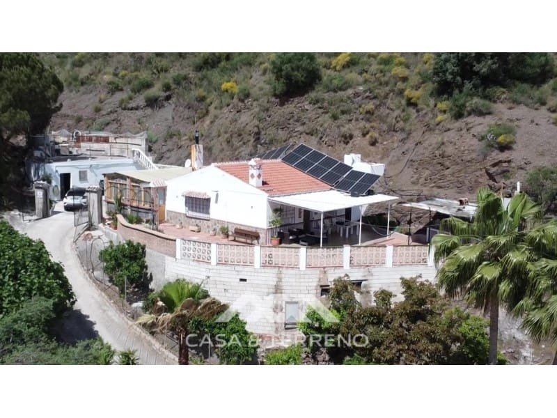 3 soveværelse Villa til salg i Sayalonga med swimmingpool - € 365.000 (Ref: 9820336)