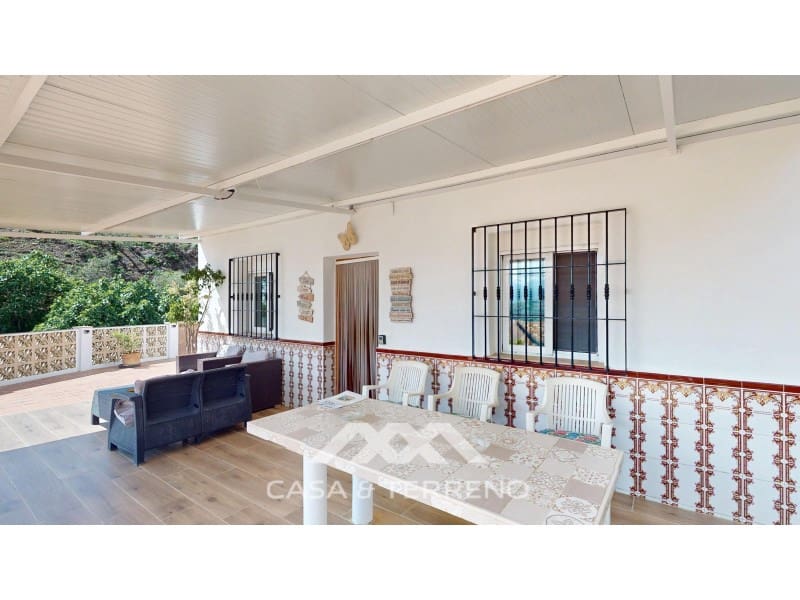 3 soveværelse Villa til salg i Sayalonga med swimmingpool - € 365.000 (Ref: 9820336)