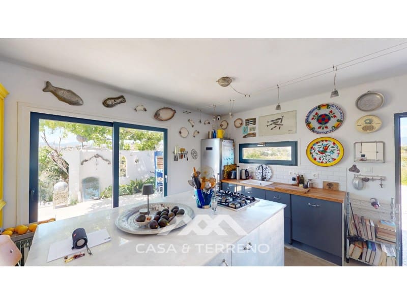 2 bedroom Villa for sale in Almayate with pool - € 598,000 (Ref: 9846157)