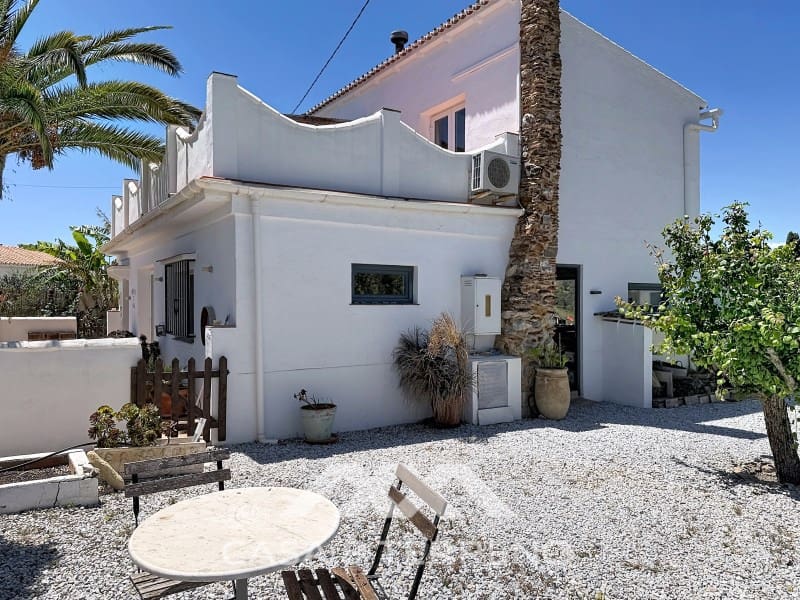 2 bedroom Villa for sale in Almayate with pool - € 598,000 (Ref: 9846157)