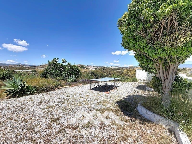 2 bedroom Villa for sale in Almayate with pool - € 598,000 (Ref: 9846157)