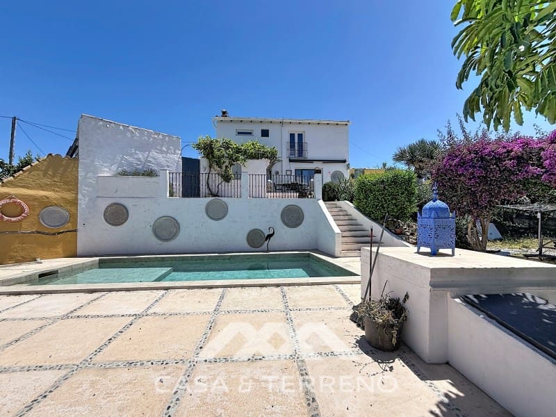 2 bedroom Villa for sale in Almayate with pool - € 598,000 (Ref: 9846157)