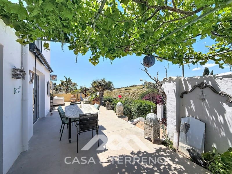 2 bedroom Villa for sale in Almayate with pool - € 598,000 (Ref: 9846157)