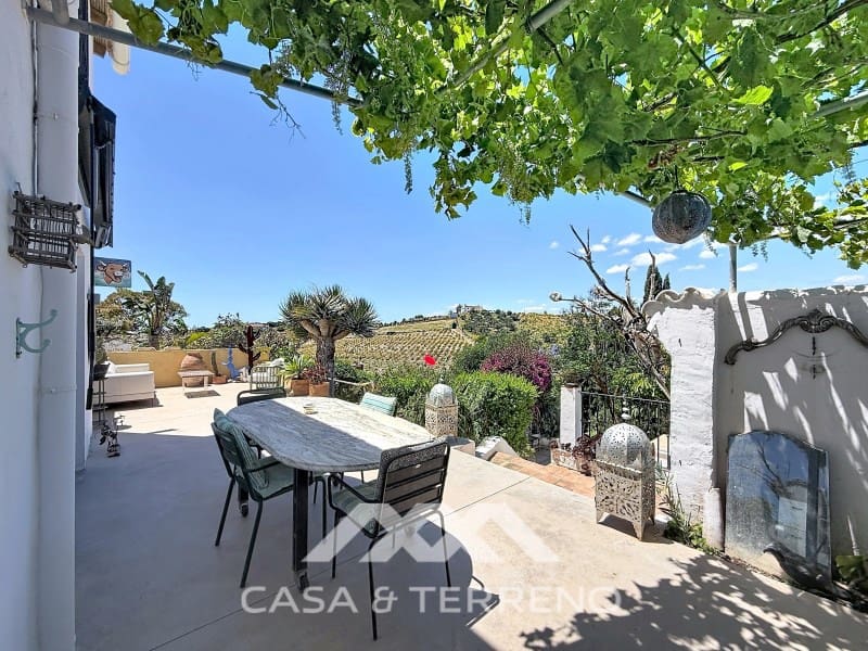 2 bedroom Villa for sale in Almayate with pool - € 598,000 (Ref: 9846157)