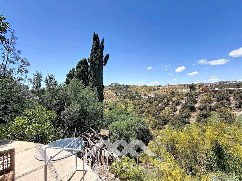 2 bedroom Villa for sale in Almayate with pool - € 598,000 (Ref: 9846157)