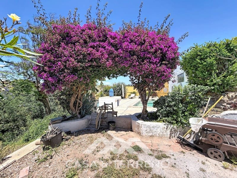 2 bedroom Villa for sale in Almayate with pool - € 598,000 (Ref: 9846157)