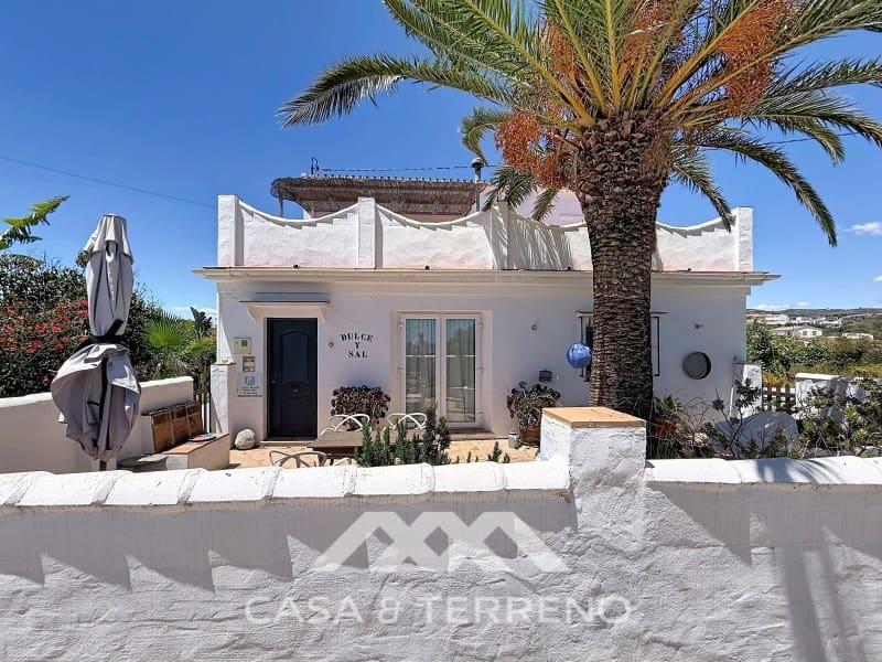 2 bedroom Villa for sale in Almayate with pool - € 598,000 (Ref: 9846157)
