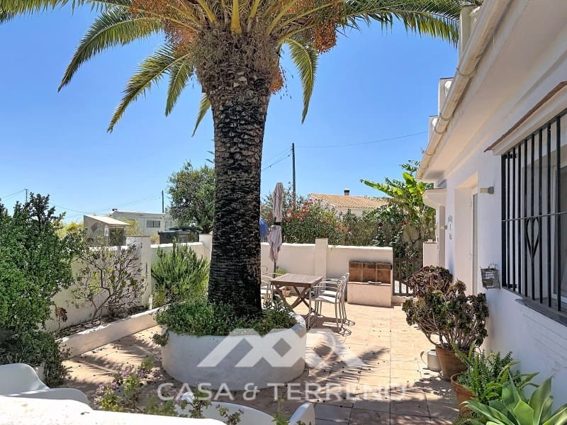 2 bedroom Villa for sale in Almayate with pool - € 598,000 (Ref: 9846157)