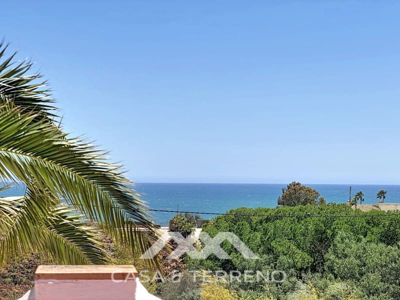 2 bedroom Villa for sale in Almayate with pool - € 598,000 (Ref: 9846157)