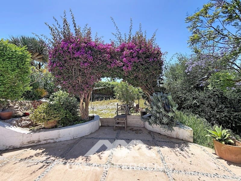 2 bedroom Villa for sale in Almayate with pool - € 598,000 (Ref: 9846157)