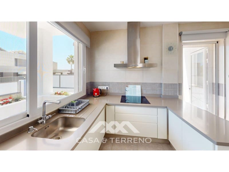 5 soverom Villa til salgs i Torre del Mar med svømmebasseng garasje - € 745 000 (Ref: 9873206)
