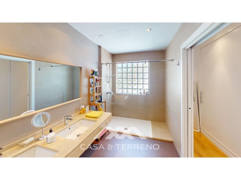 5 soverom Villa til salgs i Torre del Mar med svømmebasseng garasje - € 745 000 (Ref: 9873206)