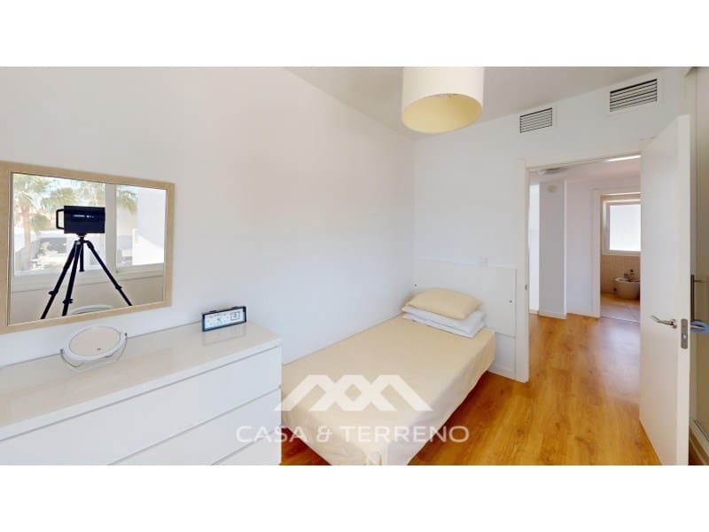 5 soverom Villa til salgs i Torre del Mar med svømmebasseng garasje - € 745 000 (Ref: 9873206)
