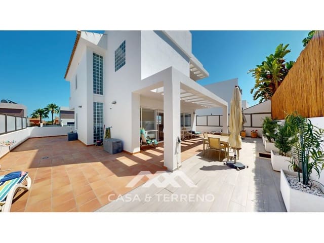 5 soverom Villa til salgs i Torre del Mar, Vélez-Málaga med svømmebasseng garasje - € 745 000 (Ref: 9873206)
