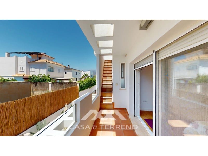 5 soverom Villa til salgs i Torre del Mar med svømmebasseng garasje - € 745 000 (Ref: 9873206)