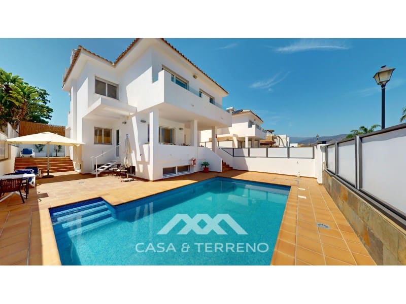 5 soverom Villa til salgs i Torre del Mar med svømmebasseng garasje - € 745 000 (Ref: 9873206)