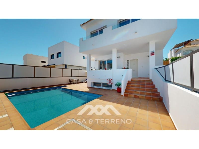 5 soverom Villa til salgs i Torre del Mar med svømmebasseng garasje - € 745 000 (Ref: 9873206)