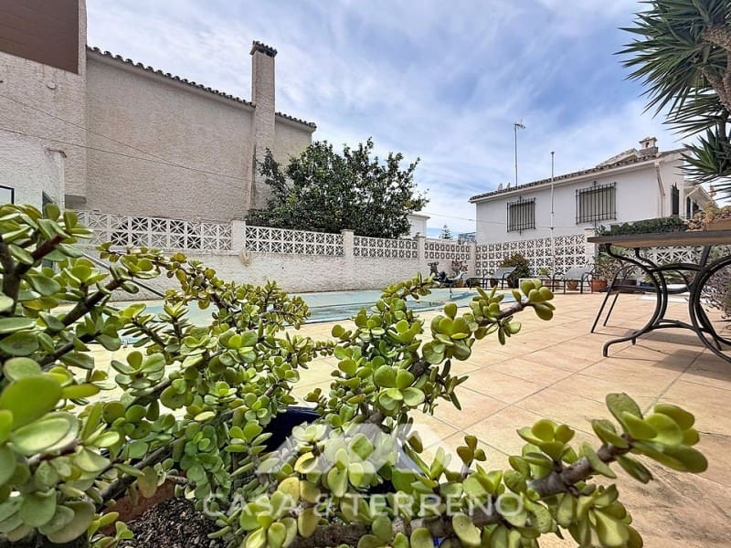 3 slaapkamer Villa te koop in Caleta de Velez met zwembad garage - € 595.000 (Ref: 9876036)
