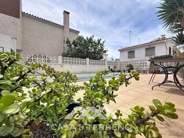 3 chambre Villa/Maison à vendre à Caleta de Vélez, Vélez-Málaga avec piscine garage - 595 000 € (Ref: 9876036)