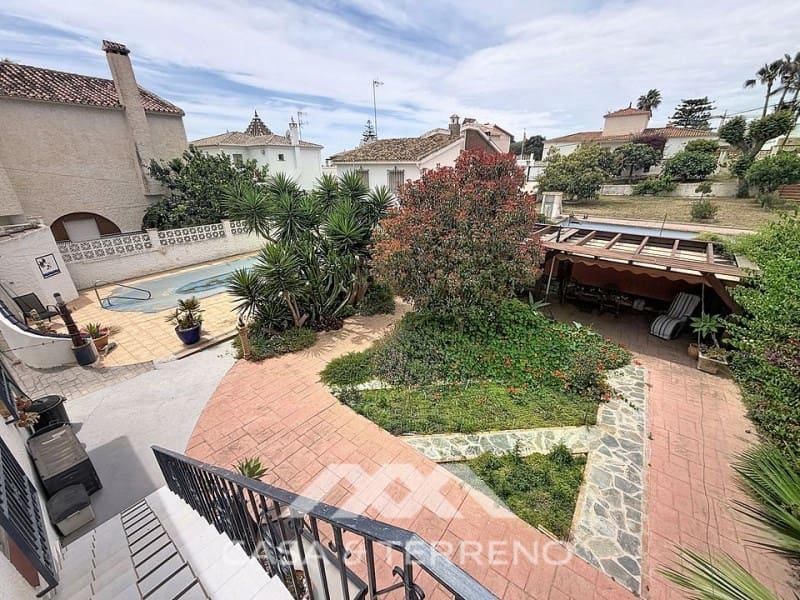 3 slaapkamer Villa te koop in Caleta de Velez met zwembad garage - € 595.000 (Ref: 9876036)