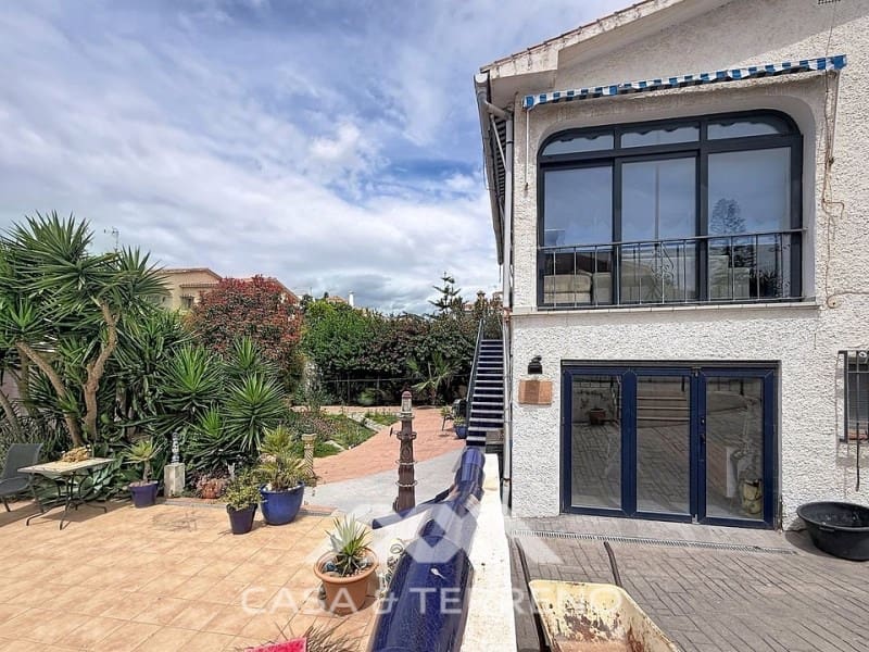 3 slaapkamer Villa te koop in Caleta de Velez met zwembad garage - € 595.000 (Ref: 9876036)
