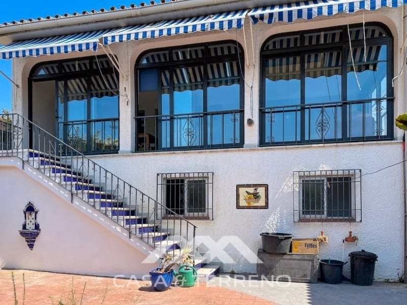3 bedroom Villa for sale in Caleta de Velez with pool garage - € 549,000 (Ref: 9876036)