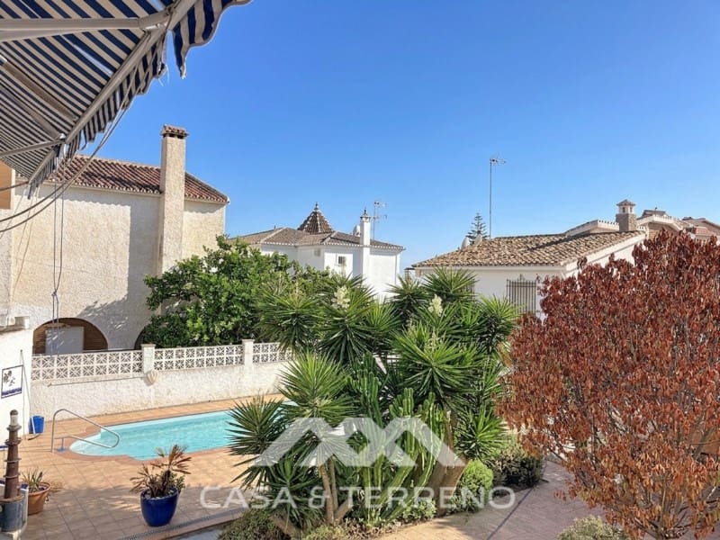 3 bedroom Villa for sale in Caleta de Velez with pool garage - € 549,000 (Ref: 9876036)