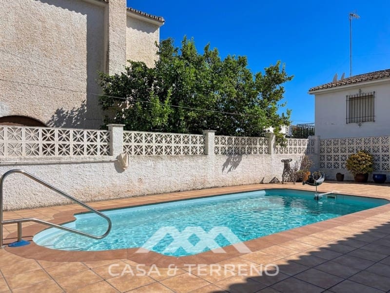 3 bedroom Villa for sale in Caleta de Velez with pool garage - € 549,000 (Ref: 9876036)