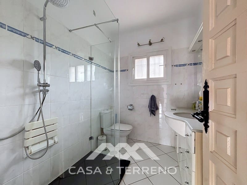 3 bedroom Villa for sale in Caleta de Velez with pool garage - € 549,000 (Ref: 9876036)