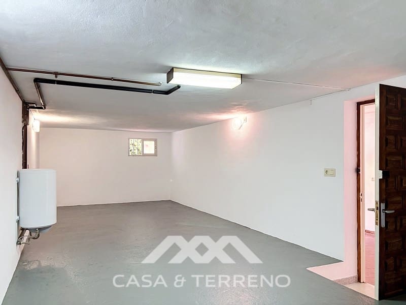 3 bedroom Villa for sale in Caleta de Velez with pool garage - € 549,000 (Ref: 9876036)