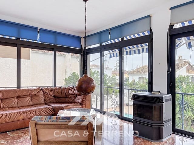 3 sovrum Villa till salu i Caleta de Vélez, Vélez-Málaga med pool garage - 549 000 € (Ref: 9876036)