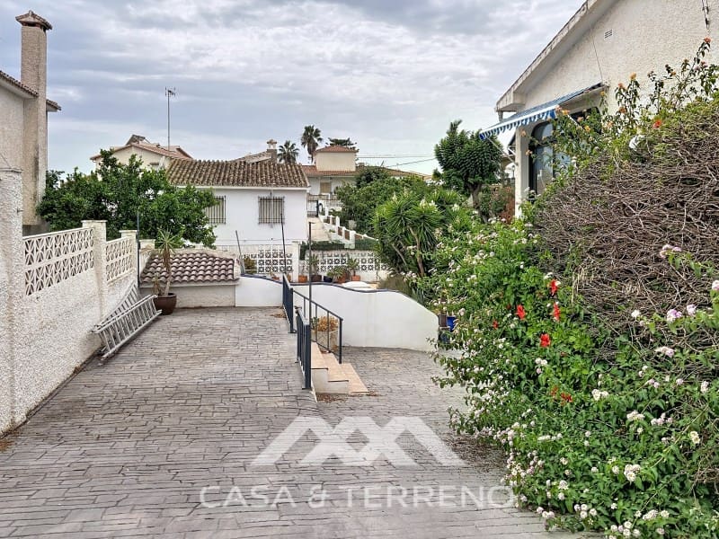 3 bedroom Villa for sale in Caleta de Velez with pool garage - € 549,000 (Ref: 9876036)