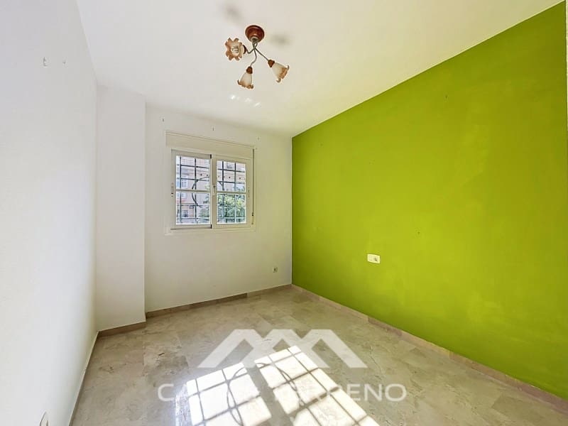4 bedroom Apartment for sale in Caleta de Velez with garage - € 370,000 (Ref: 9884463)