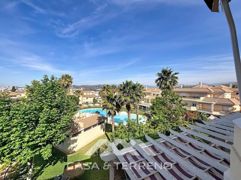 4 bedroom Apartment for sale in Caleta de Velez with garage - € 370,000 (Ref: 9884463)