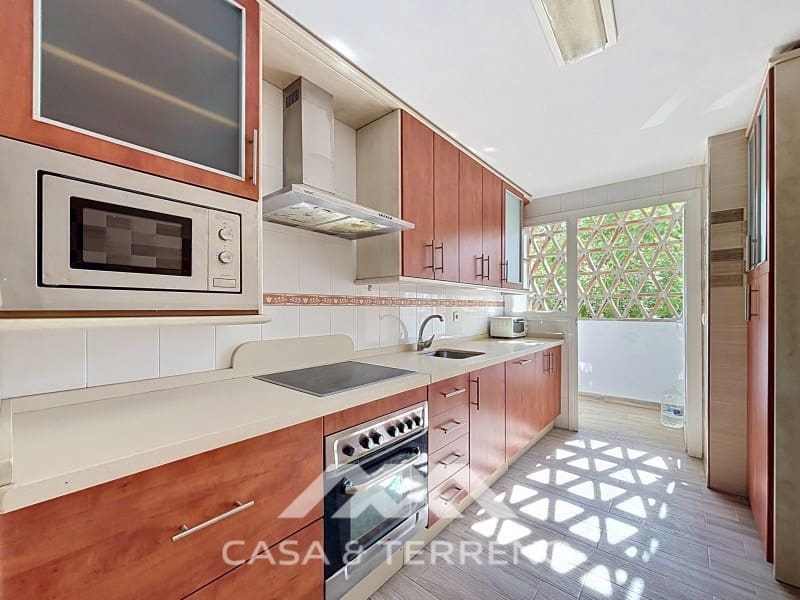 4 bedroom Apartment for sale in Caleta de Velez with garage - € 370,000 (Ref: 9884463)