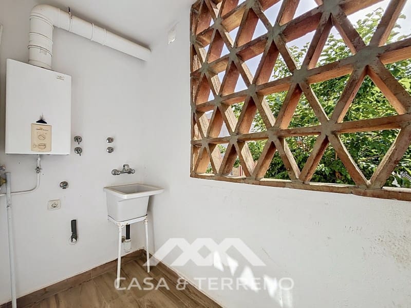 4 bedroom Apartment for sale in Caleta de Velez with garage - € 370,000 (Ref: 9884463)