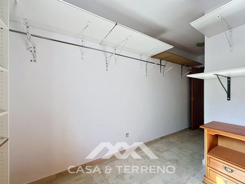 4 bedroom Apartment for sale in Caleta de Velez with garage - € 370,000 (Ref: 9884463)