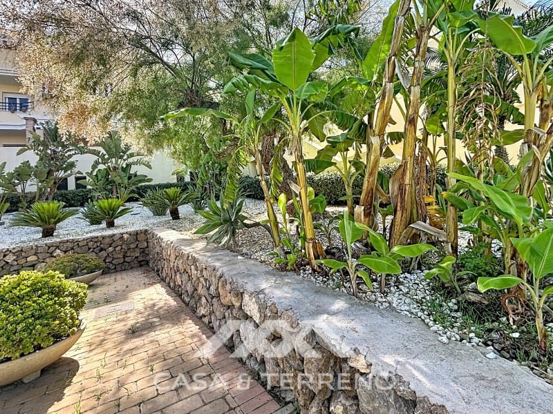 4 bedroom Apartment for sale in Caleta de Velez with garage - € 370,000 (Ref: 9884463)