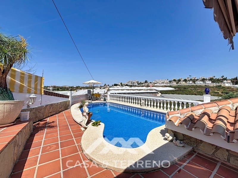 2 bedroom Villa for sale in Torrox-Costa with pool garage - € 399,000 (Ref: 9884464)