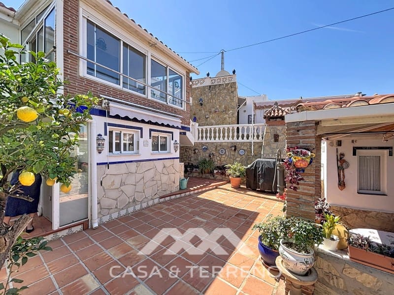 2 bedroom Villa for sale in Torrox-Costa with pool garage - € 399,000 (Ref: 9884464)