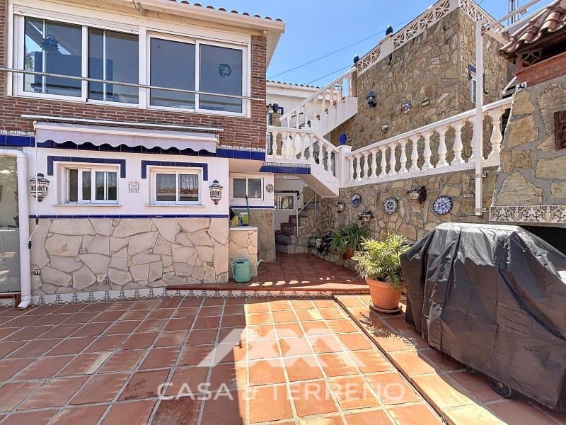 2 bedroom Villa for sale in Torrox-Costa with pool garage - € 399,000 (Ref: 9884464)
