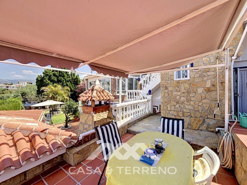 2 bedroom Villa for sale in Torrox-Costa with pool garage - € 399,000 (Ref: 9884464)