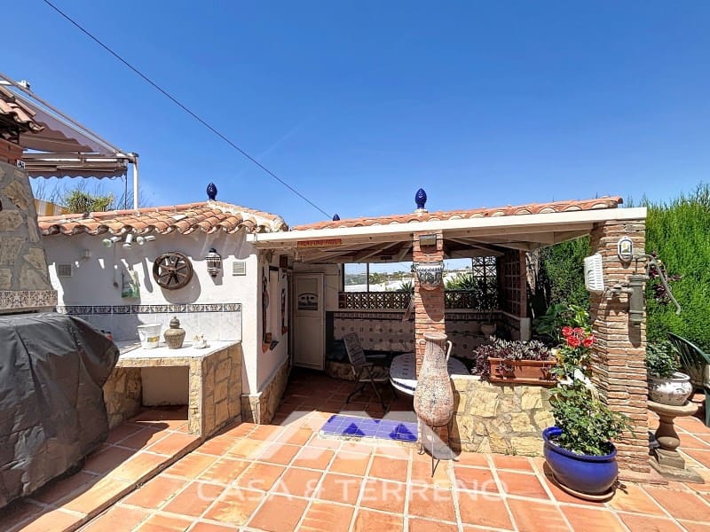 2 bedroom Villa for sale in Torrox-Costa with pool garage - € 399,000 (Ref: 9884464)
