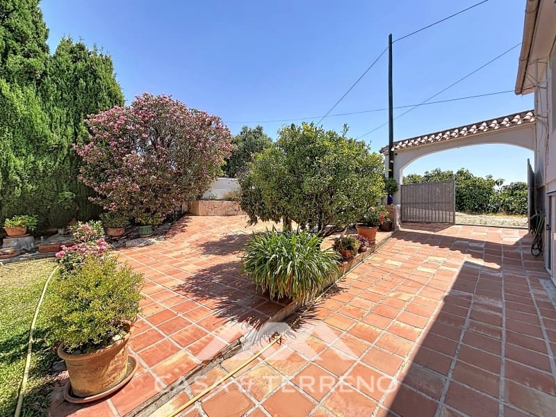 2 bedroom Villa for sale in Torrox-Costa with pool garage - € 399,000 (Ref: 9884464)