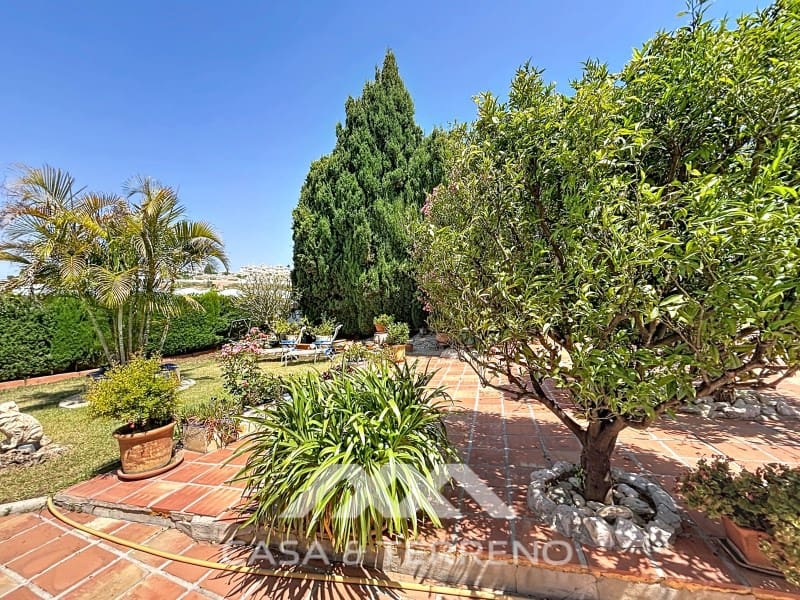 2 bedroom Villa for sale in Torrox-Costa with pool garage - € 399,000 (Ref: 9884464)