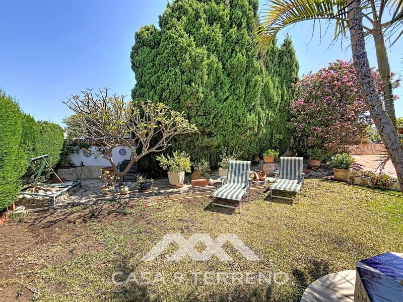2 bedroom Villa for sale in Torrox-Costa with pool garage - € 399,000 (Ref: 9884464)